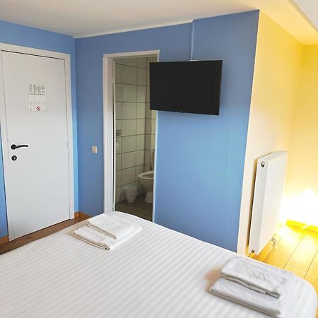 At-Pacific-Hotel Вавр Екстериор снимка